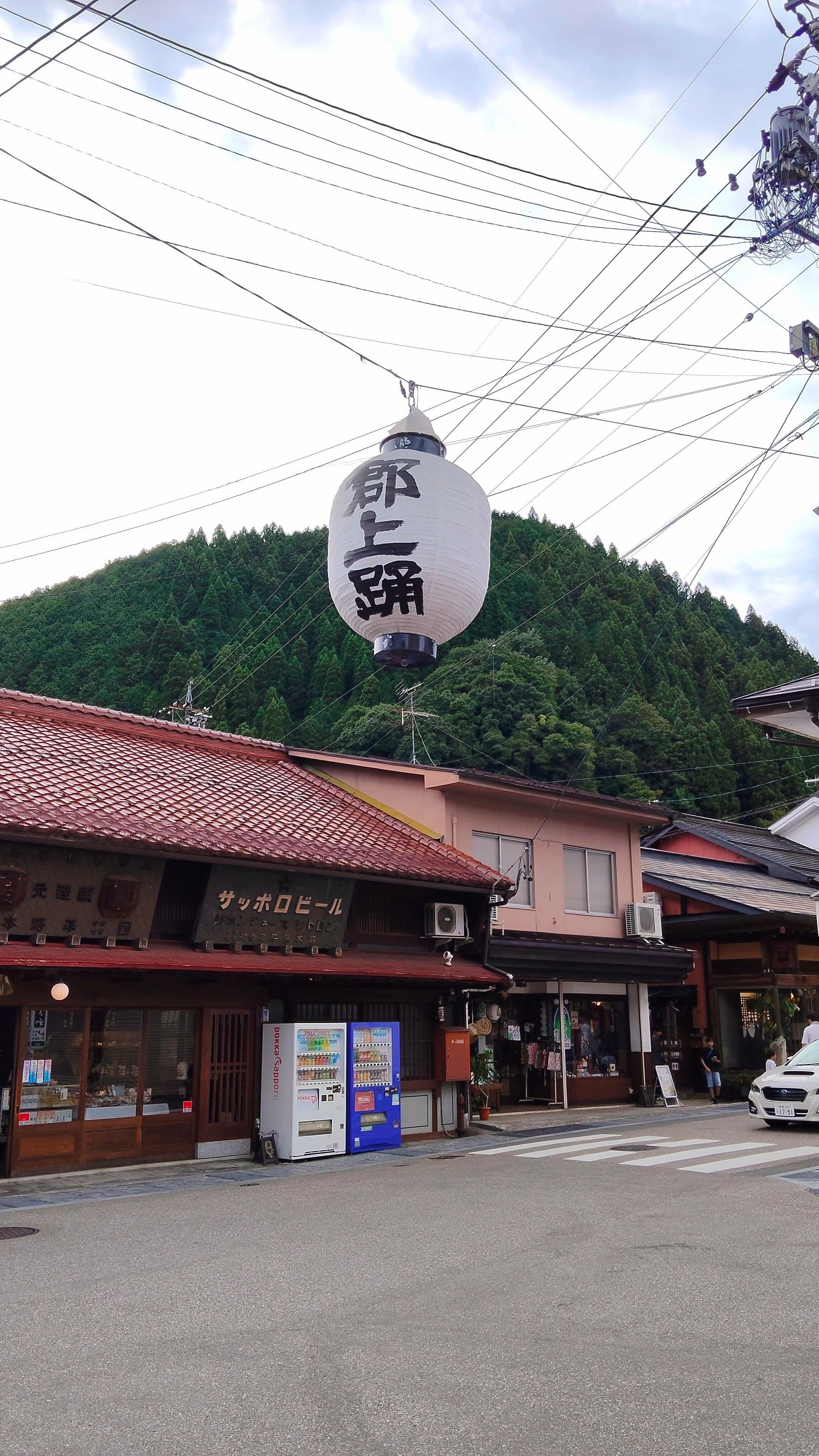 下駄を鳴らして、郡上おどりの夜へ|長良川のヤナ場と鮎・うなぎの郡上八幡