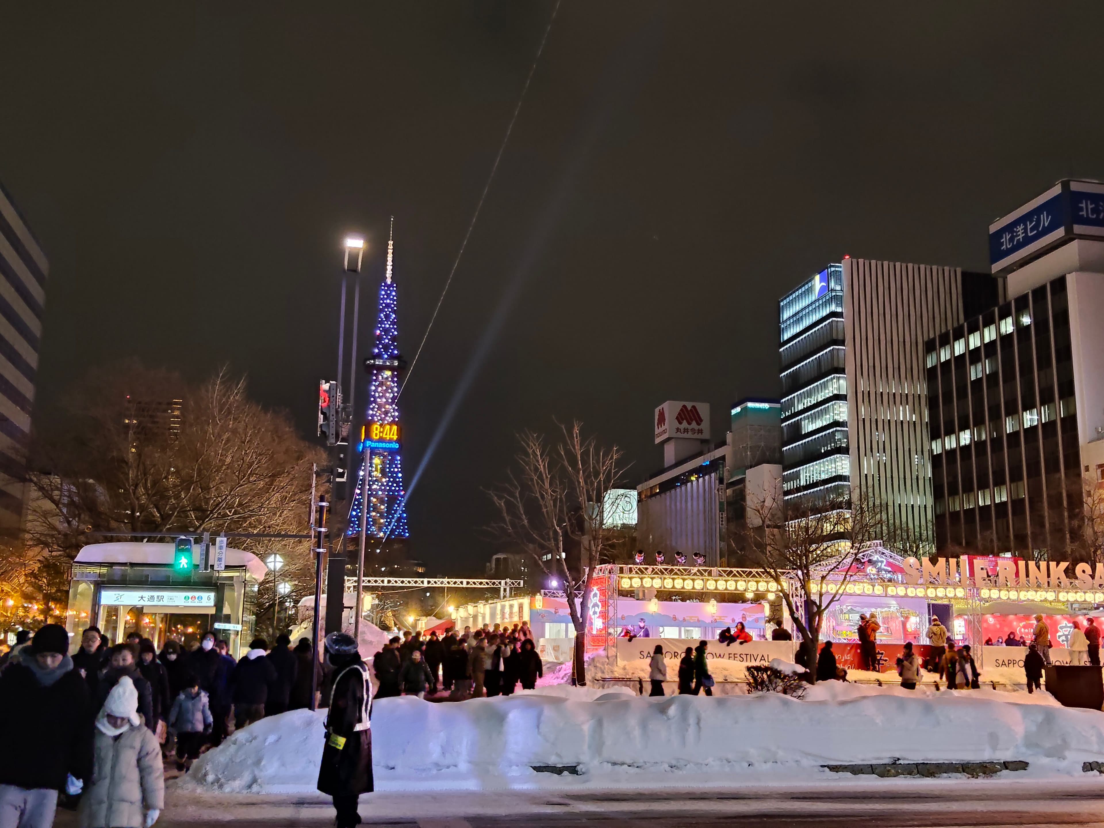 雪まつりの夜にとけこむ|金沢から札幌へ、ラムハウスケケレと大通の灯
