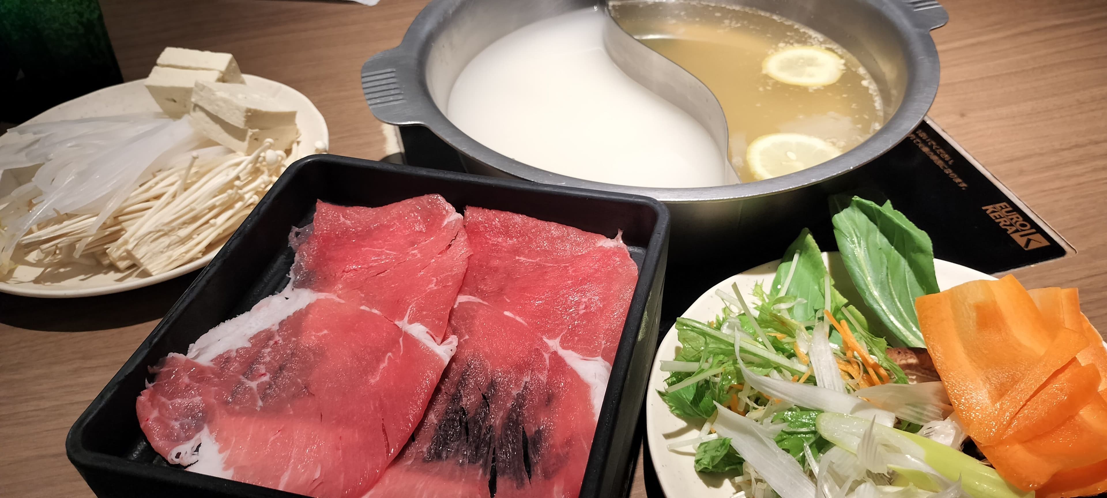 上野でしゃぶしゃぶランチ|しゃぶ葉の「2色だし」で楽しむ食べ放題体験